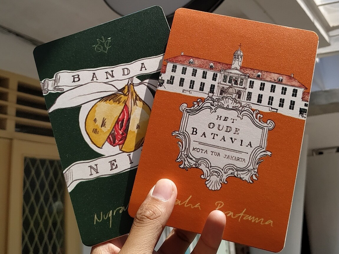 Dua buku berisi sketsa dan cerita yang sudah Nugraha publikasikan